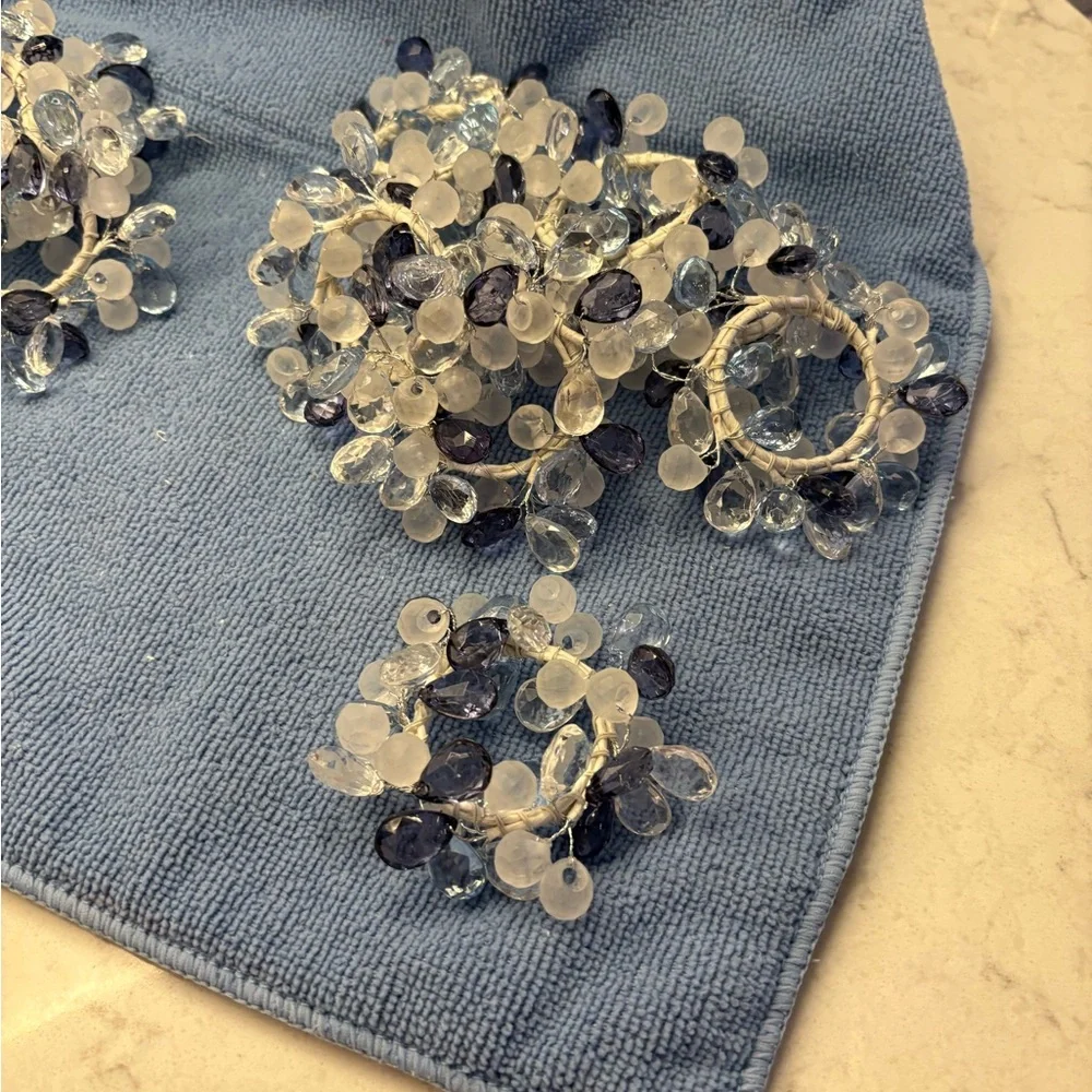 Set of 8 Elegant Beaded Napkin Rings - Picture 3 of 4